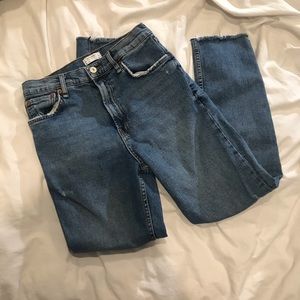 Zara size 4 high waisted mom jeans w/ rip raw hem